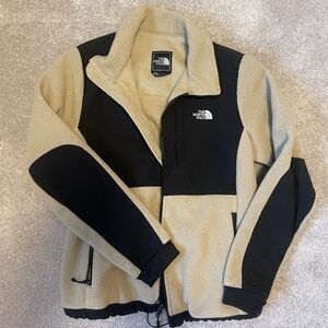THE NORTH FACE BLACK AND TAN FLEECE RETRO DENALI JACKET SMALL